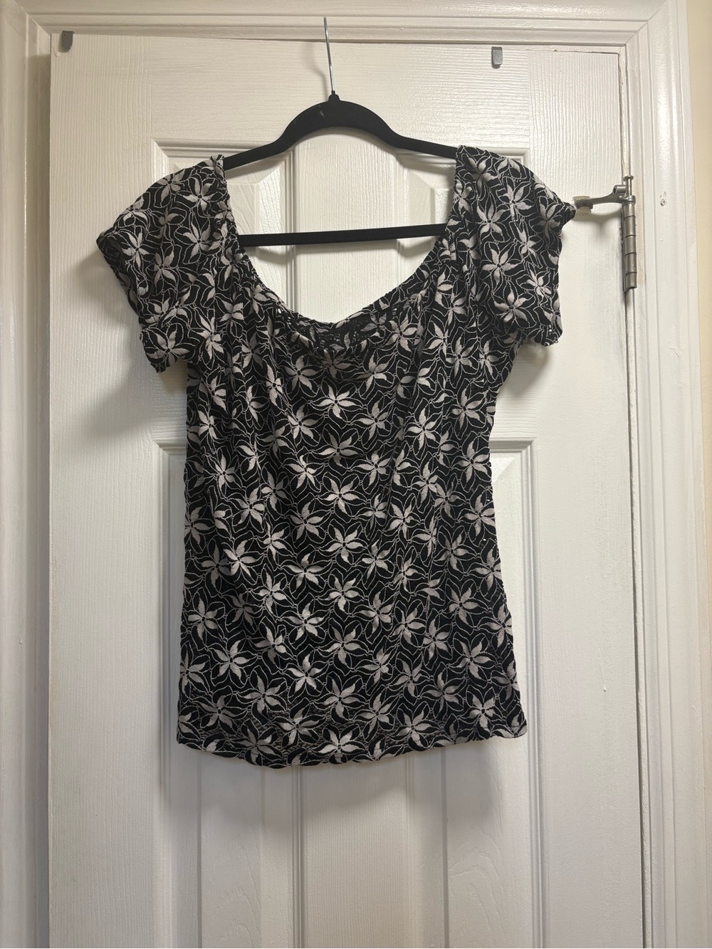 90s black Top - size medium
